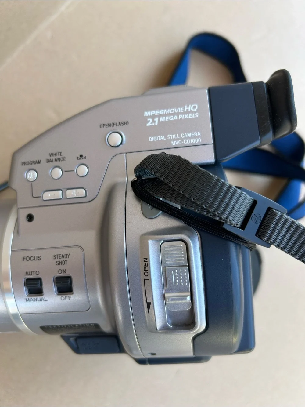 Sony Mavica MVC-CD1000 Digital Camera 2.1 Megapixels Tested Works